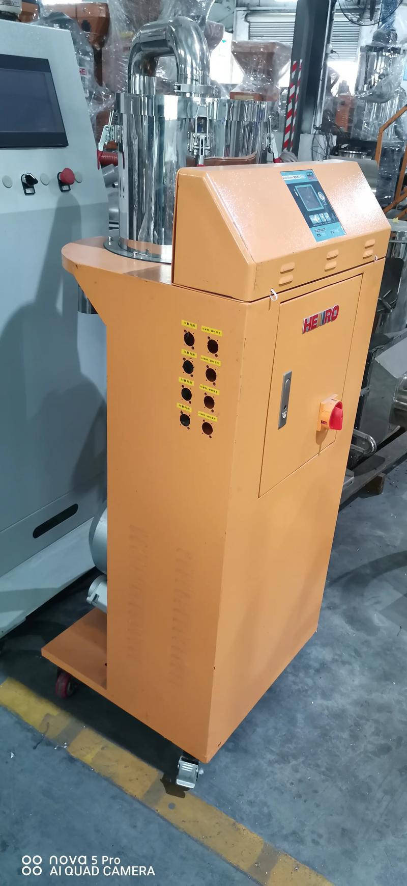 恒榮機(jī)械塑料改性工廠設(shè)備 除濕干燥系統(tǒng)系列產(chǎn)品解析